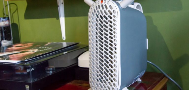 How to Keep Warm in a Cold Office | 10 Effective Steps (2026)