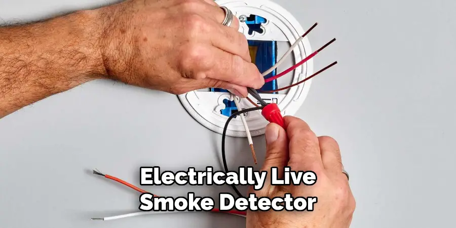 Electrically Live Smoke Detector