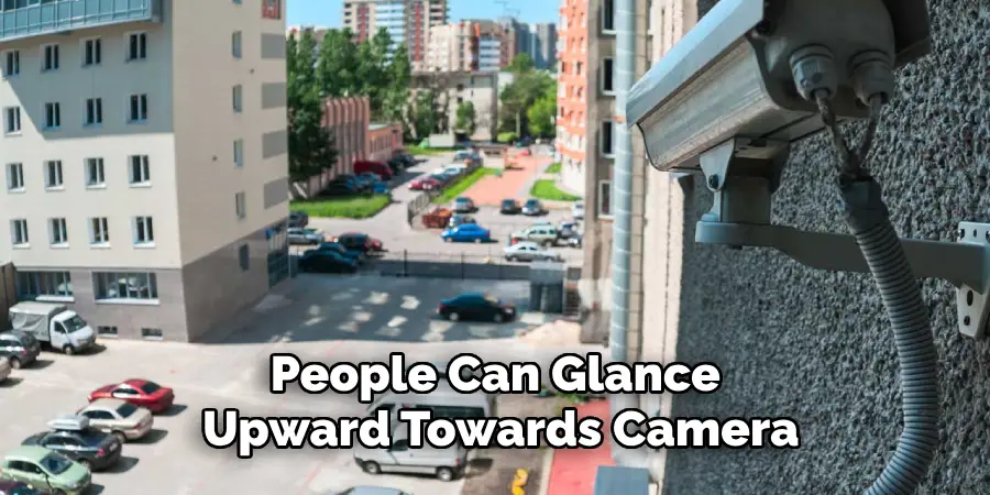 People Can Glance Upward Towards Camera