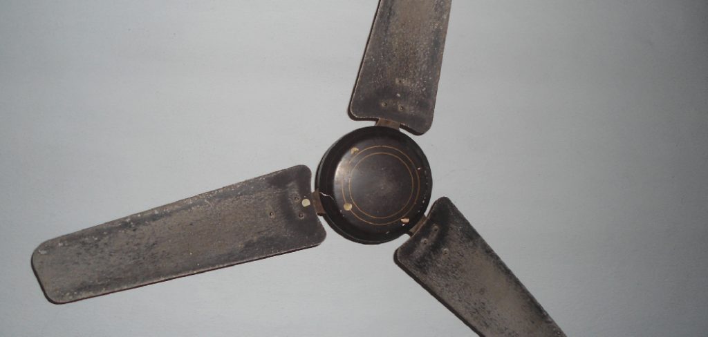 How to Clean Greasy Ceiling Fan Blades