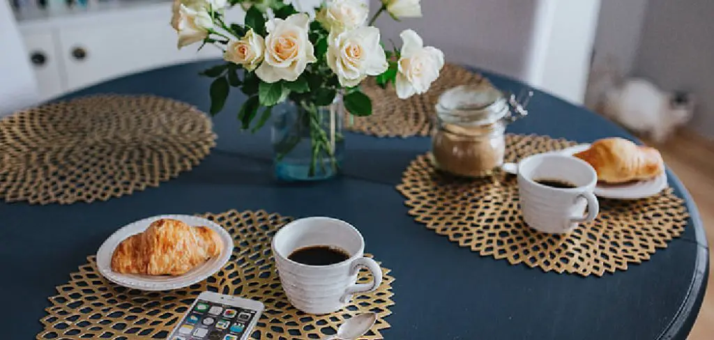 How to Decorate a Tray on a Coffee Table