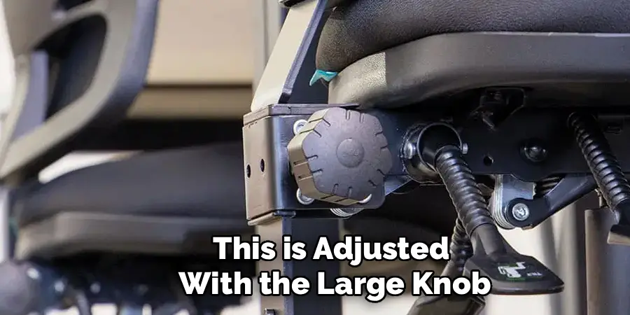 This is Adjusted
With the Large Knob